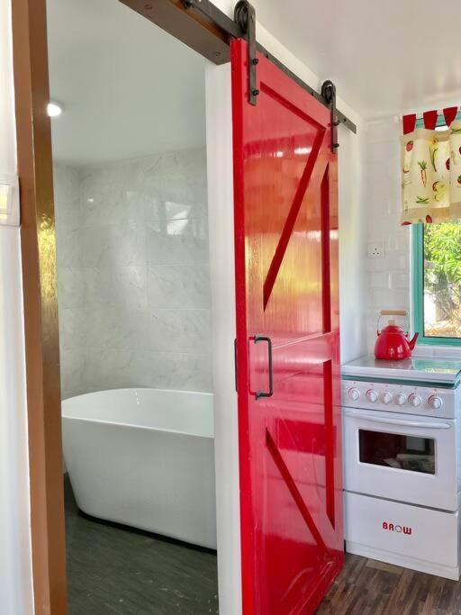 Villa Sea Kecil Tiny House Near Jetty Of Kuala Besut à Kampong Nail Extérieur photo